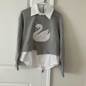 Chic Gray Shirt with Swan Design and White Collar